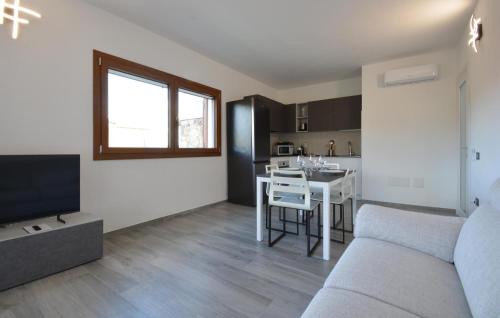 Castiadas Apartamento | Beautiful Apartment In Olia Speciosa