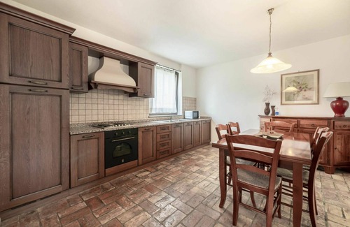 Povoletto Casa | Precioso apartamento en villa con A/C, WIFI, piscina, TV, terraza, mascotas permitida y aparcamiento