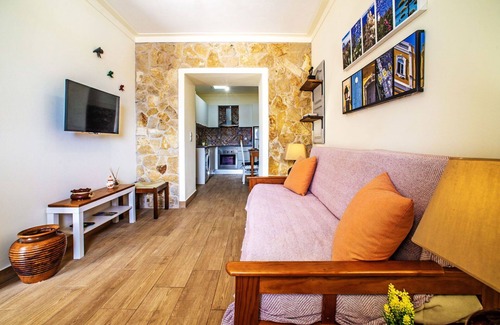 Mem Moniz Casa | Precioso apartamento en villa para 3 personas con A/C, WIFI, piscina, TV, terraza y aparcamiento