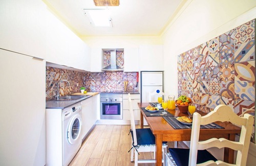 Mem Moniz Casa | Precioso apartamento en villa para 3 personas con A/C, WIFI, piscina, TV, terraza y aparcamiento