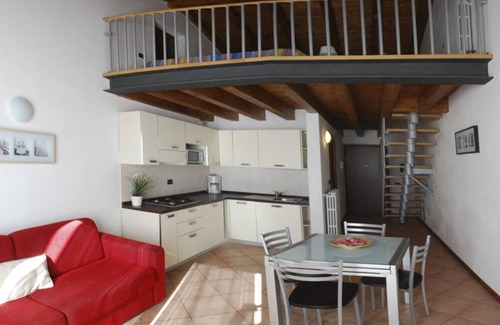 Gardola Apartamento | Hermoso departamento con terraza y fantásticas vistas al lago