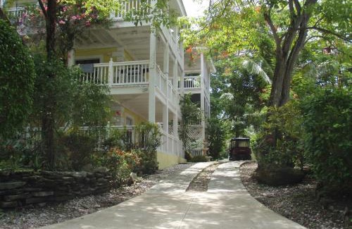 Contadora Island Apartamento | Beautiful Apartment with Terrace