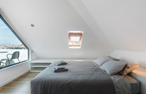 Linda-a-Velha Apartamento | Beautiful Apartment with View of the Tagus River