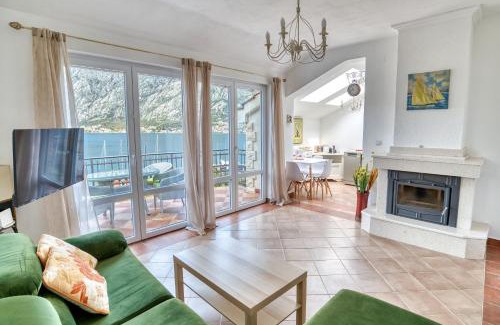 Kotor Apartamento | Beautiful Apt Anna with Sea View by MN Property