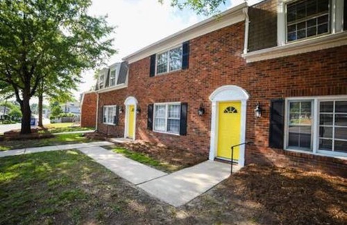 Downtown Greensboro Apartamento | Beautiful apt Downtown perfect for long term stays