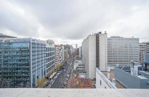 Castillejos Apartamento | Precioso piso con piscina en Madrid by SharingCo