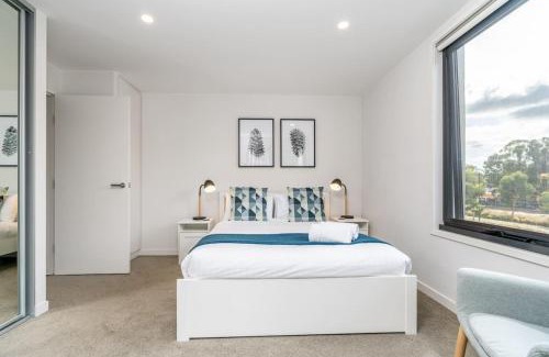 Turner Apartamento | Beautiful Art Apartment near Tram and Shops! - Hosted by CanStay