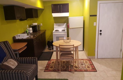 Sudbury Villa | Hermoso apartamento de licenciatura en el corazón de la ciudad de Greater Sudbury. Recien renovar