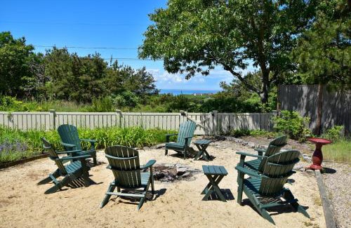 North Truro Casa | Beautiful backyard pool deeded beach rights