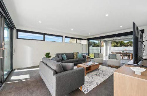 Lauderdale Casa | Beautiful Balook - 3 Bedroom Beach House