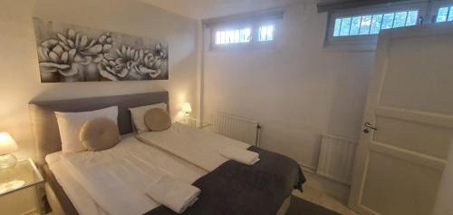 Hasselby Apartamento | Beautiful basement apartment, very private and close to the metro