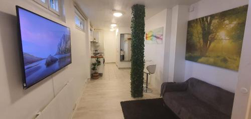Hasselby Apartamento | Beautiful basement apartment, very private and close to the metro