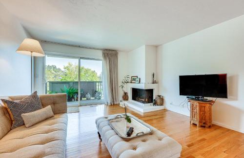 Greenbrae Apartamento | Beautiful Bay Area Condo with Mount Tamalpais Views