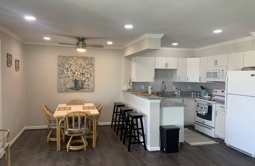 Ocean View Condominio | Beautiful Bay Front Condo w/ Private Pool - Close to Bethany Beach!