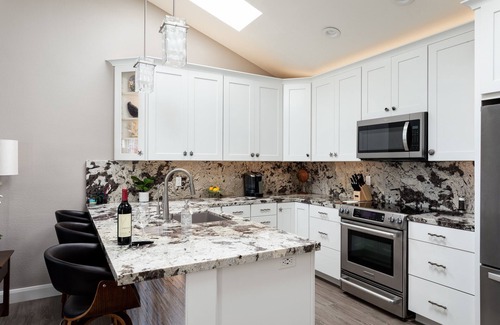 Crown Point Cabaña | Beautiful Bayfront Casita, Parking, A/C, Patio, BBQ
