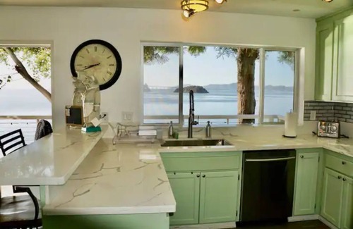 San Rafael Casa | BEAUTIFUL BAYSIDE HOME 3 bed 2 bath 15 Min to GG Bridge