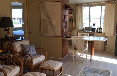Kill Devil Hills Cabaña | Beautiful Beach Cottage, comfortable, centrally located.