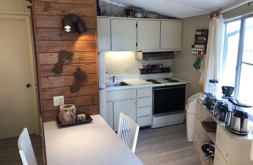 Kill Devil Hills Cabaña | Beautiful Beach Cottage, comfortable, centrally located.