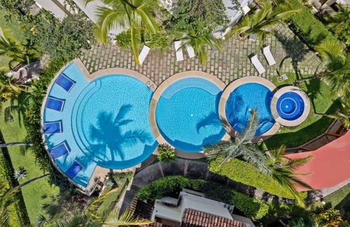 Coco Apartamento | Beautiful beach front entire condo