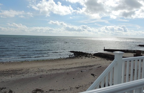 Clinton Casa | Beautiful Beach Front Home
