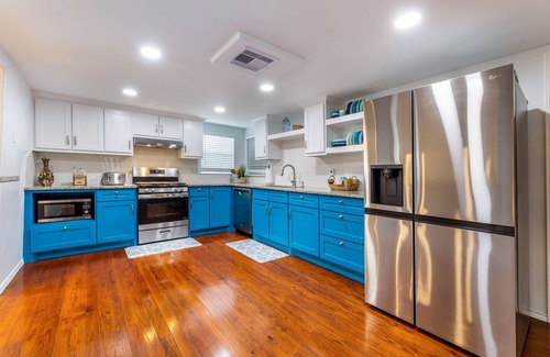 Galveston Casa | Beautiful Beach Home with Private Pool - 2 min from beach. Insta worthy !