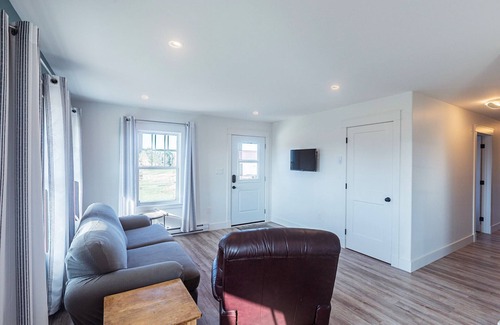 DeSable Cabaña | Beautiful Beach House, 3 Bedroom, 2 Bath, Bbq, & Firepit.