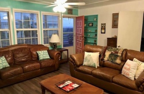 Elmaton Casa | Beautiful Beach/Ocean views from this house !