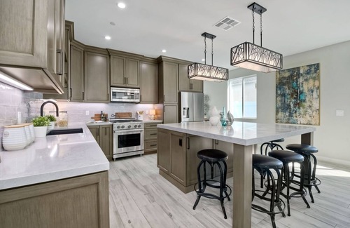 Imperial Beach Condominio | Beautiful Beach Condo Steps to the Sand
