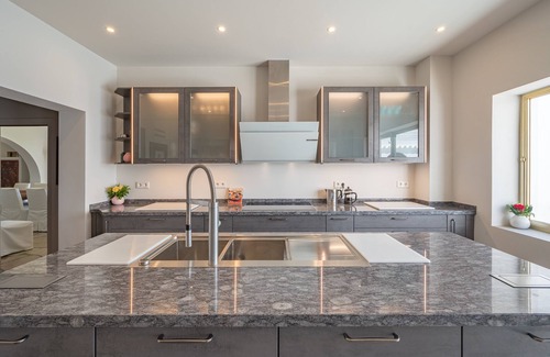 New Golden Mile Villa | Beautiful Beach Villa on the "New Golden Mile" in Estepona - 8 bedrooms