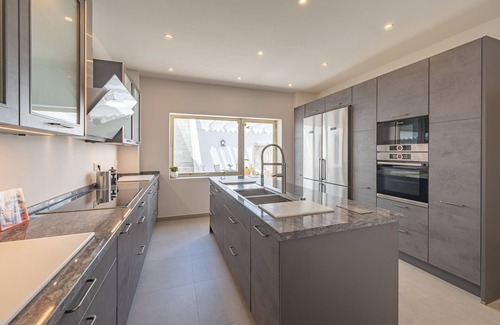 New Golden Mile Villa | Beautiful Beach Villa on the "New Golden Mile" in Estepona - 8 bedrooms