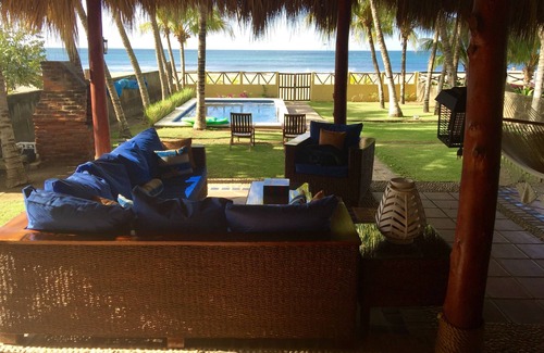 Pochomil Casa | Beautiful Beachfront House.