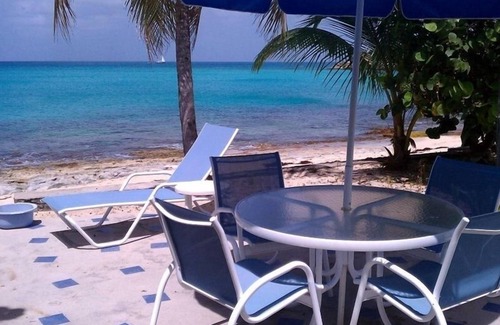 Plum Bay Villa | Frente a la playa de invierno $ 465 / noche