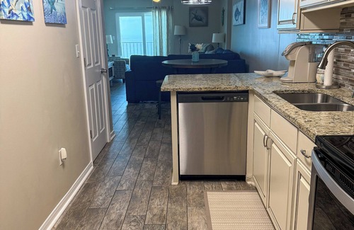 Gulf Shores Condominio | Beautiful Beachfront Condo 2 bedroom 2 bath sleeps 8 - Gulf Shores, AL