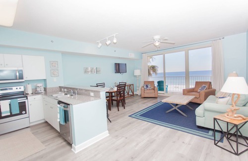 Panama City Beach Condominio | Nuevo condominio de piso bajo frente al mar / playa de lujo en Panama City Beach, FL