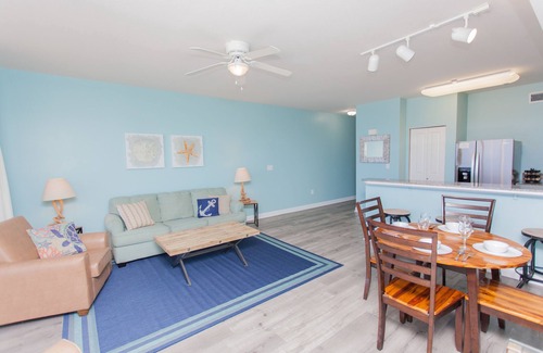 Panama City Beach Condominio | Nuevo condominio de piso bajo frente al mar / playa de lujo en Panama City Beach, FL