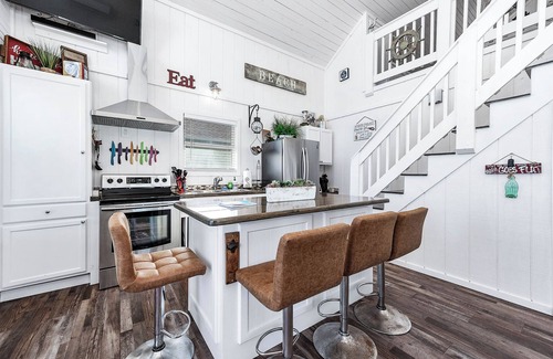 Cedar Lane Casa | Beautiful Beachfront Home with Amazing Views, Steps to Beach