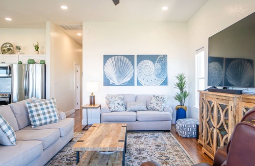 Cedar Lane Casa | Beautiful Beachfront Home with Beach Access.