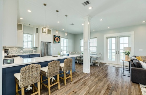 Galveston Casa | Beautiful Beachfront on East Beach w/ Fenced Yard, Private Dune Walkover