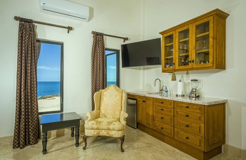 Rancho Cerro Colorado Casa | Beautiful Beachfront Villa with Private Transport