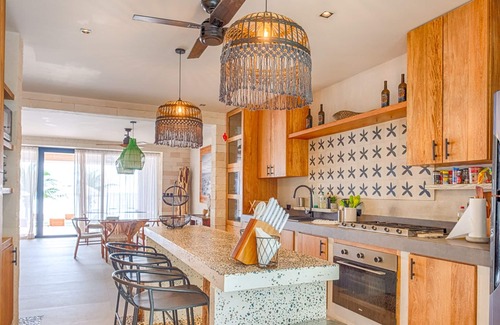 Akumal Villa | Beautiful beachfront villa, perfect for large groups, heated pools and a chef