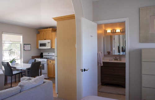 Novato Apartamento | Beautiful Bel Marin With a View