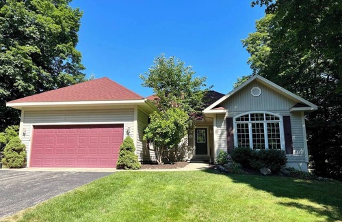 Bellaire Casa | Beautiful Bellaire, Golf at Hawks Eye The 8th Tee