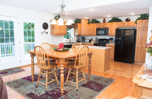 McGaheysville Casa | Beautiful Big Resort Home, Vistas, Piscina, Ping Pong, Air Hockey, Futbolín, Wii