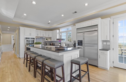 Bluemont Casa | Beautiful Bluemont Estate
