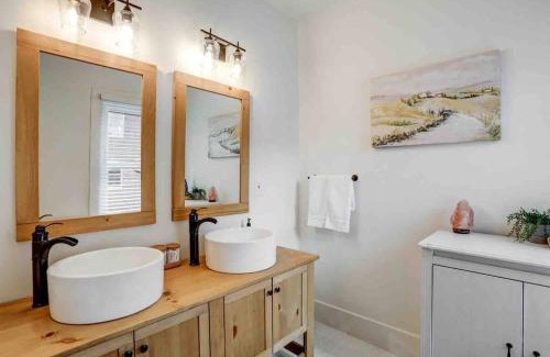 Historic Downtown Lancaster Casa | Beautiful Boho Villa on Vine in the heart of Lancaster