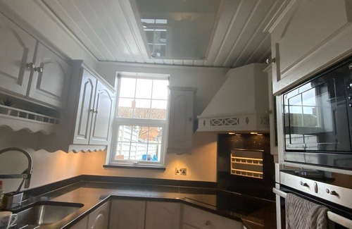 Lewisham Casa | Beautiful, Boutique, Period Victorian London house,- 8 miles into Central London