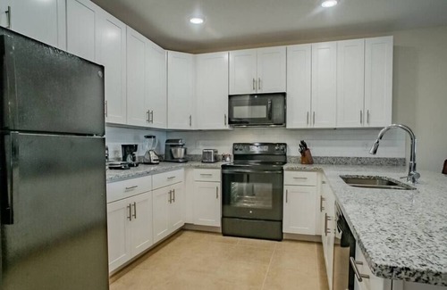 Trafalgar Village Casa | Beautiful, brand new home Fiesta Key Orlando 4730