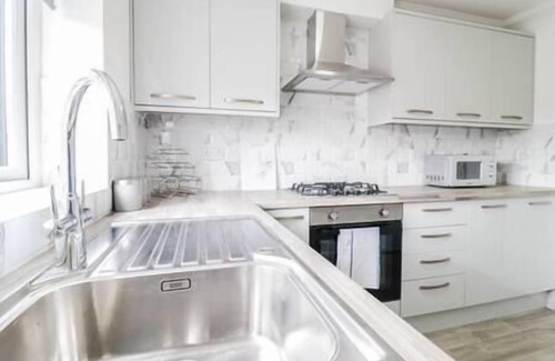 Luton Casa | Beautiful Brand New House