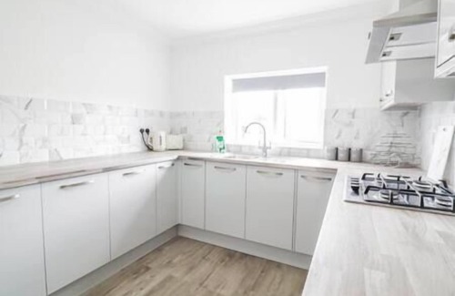 Luton Casa | Beautiful Brand New House