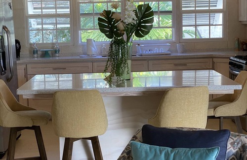 Dover Casa | Beautiful Breezy South Coast Apartment On The Gap